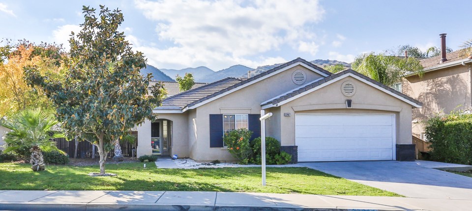 22907 Golden Locust Dr, Corona, CA 92883