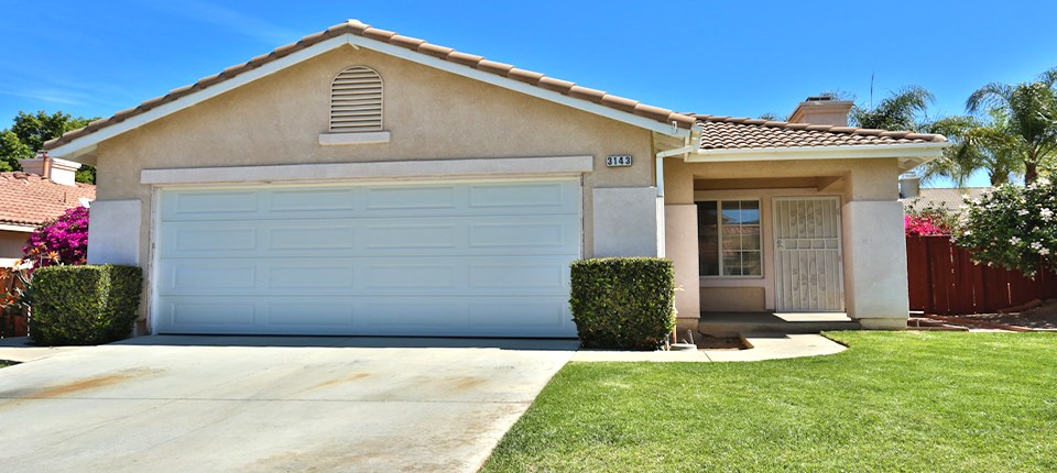 3143 Rowena Drive, Corona, CA 92882