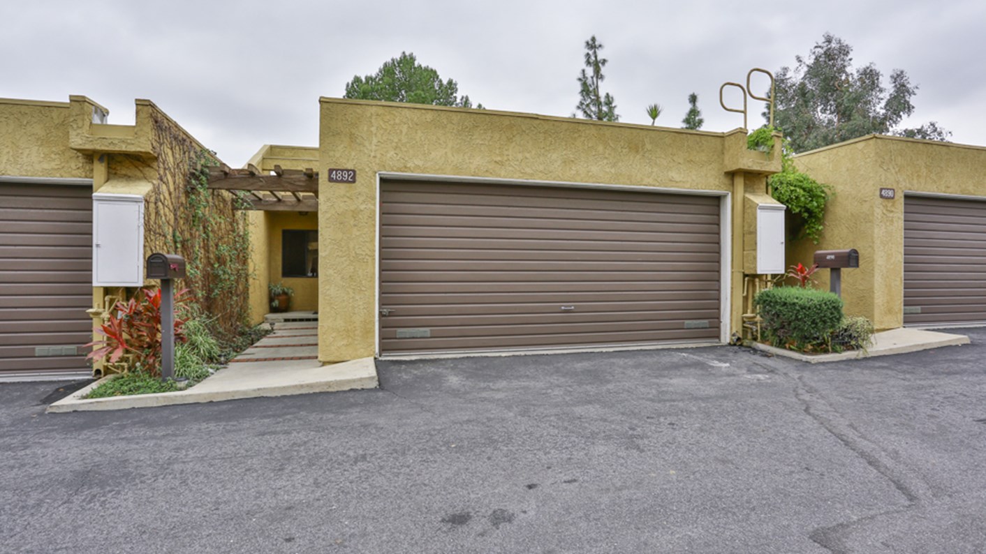 4892 Via Colina, Los Angeles, CA 90042