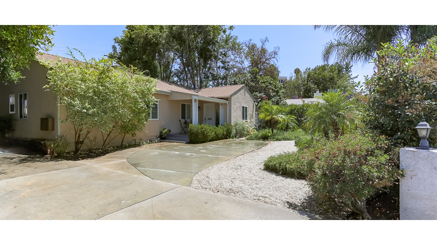 5318 Alhama Drive, Los Angeles, CA 91364