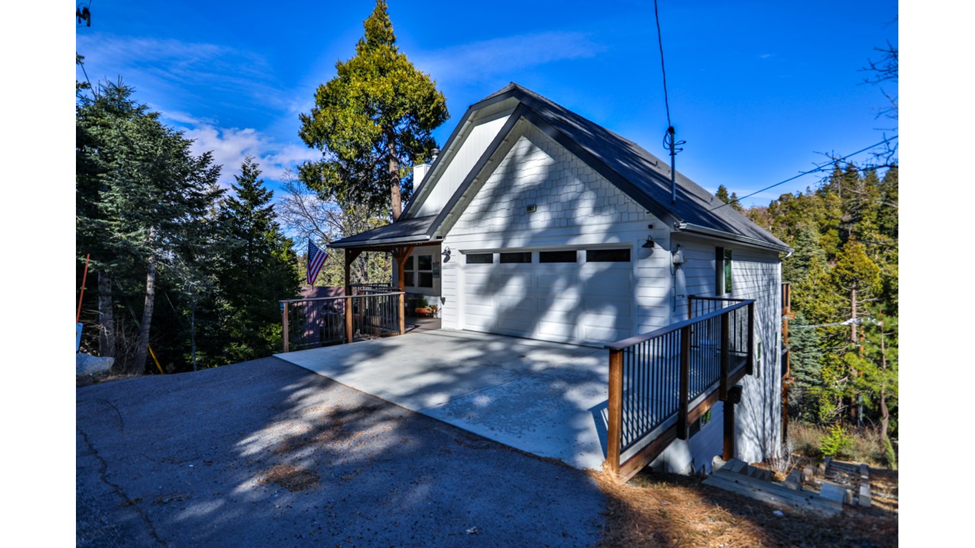 28622 Shenandoah Drive, Lake Arrowhead, CA 92352