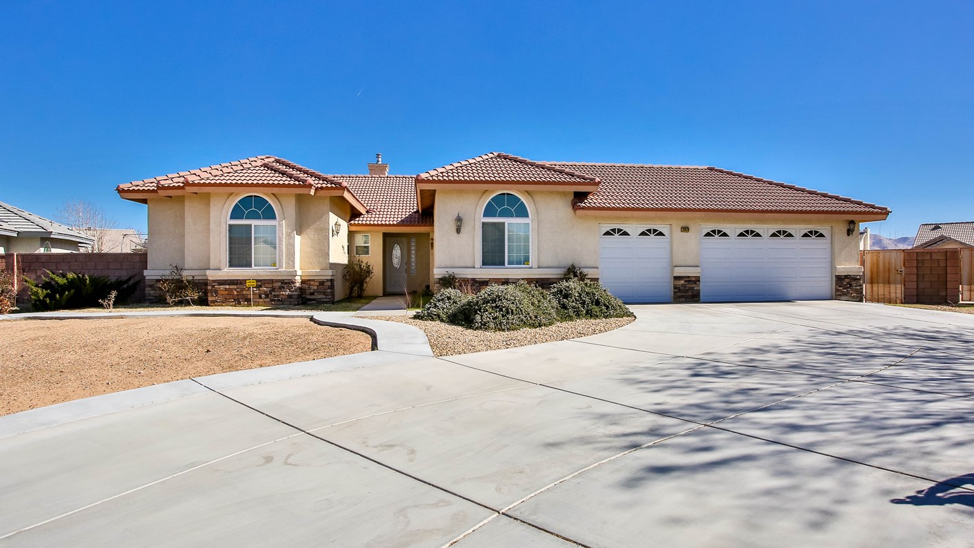 12479 Sarsi Place, Apple Valley, CA 92308