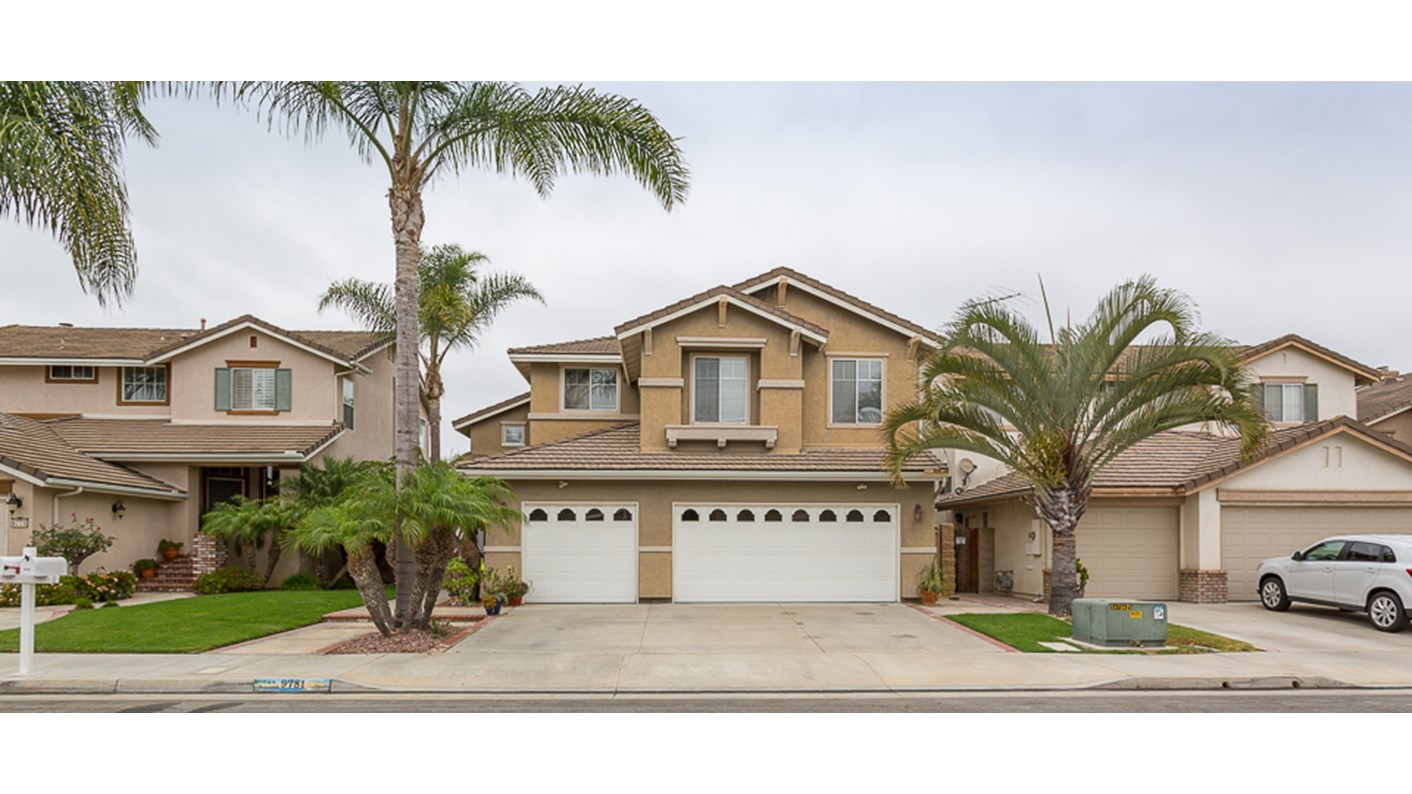 9781 Garrett Circle, Huntington Beach, CA 92646