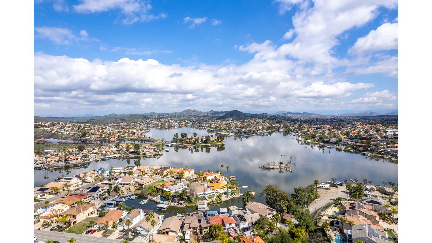 13 Via Niccolo Court, Lake Elsinore, CA 92532