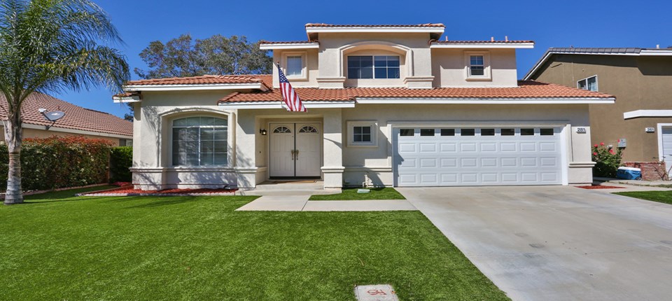 281 Suffolk St, Corona, CA 92882