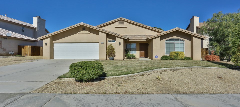 14210 Dartmouth Street, Hesperia, CA 92344