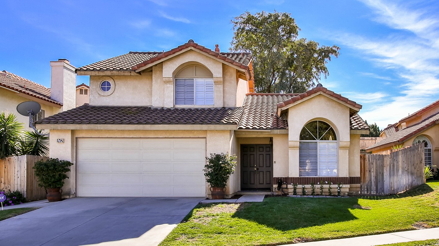 942 Stonehenge Circle, Corona, CA 92881