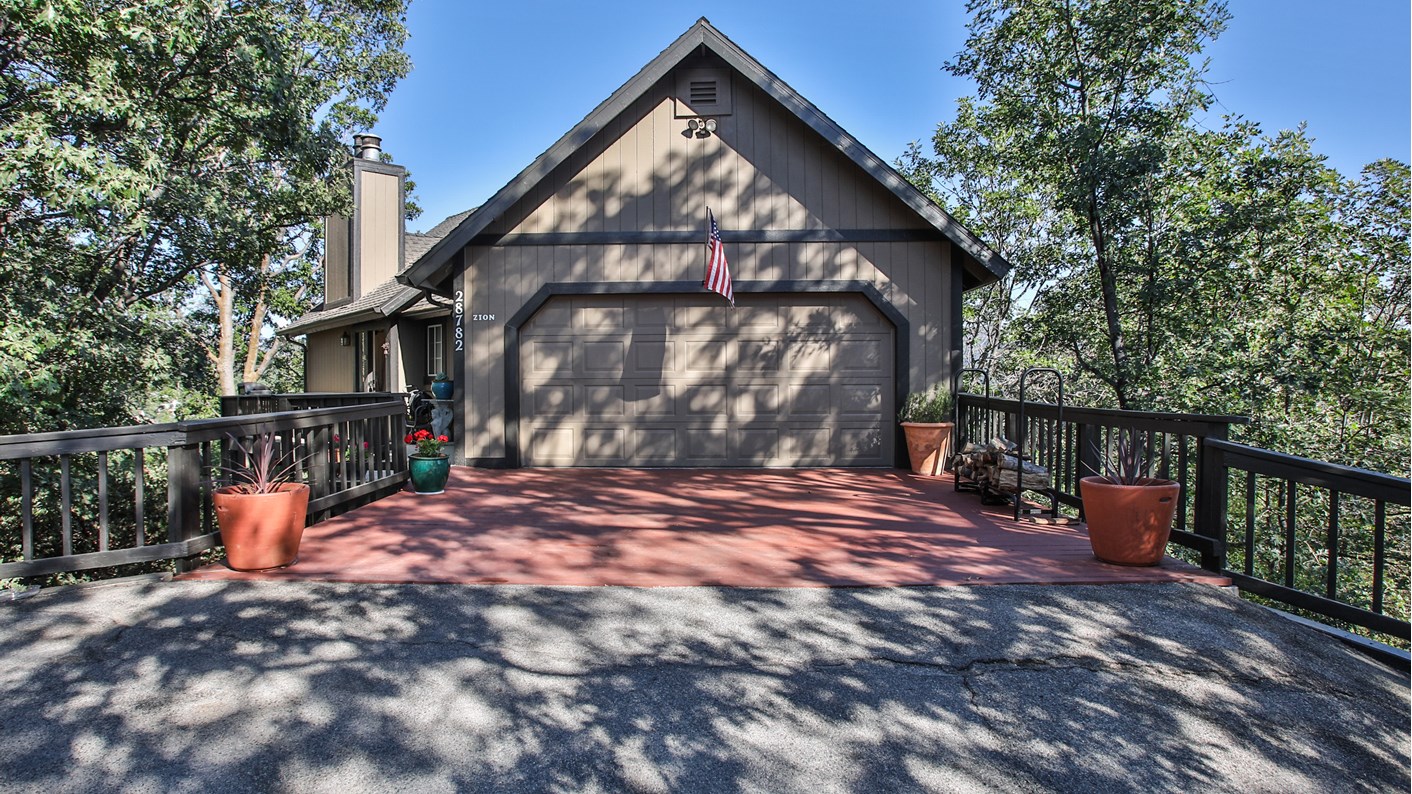 28782 Zion Drive, Lake Arrowhead, CA 92352