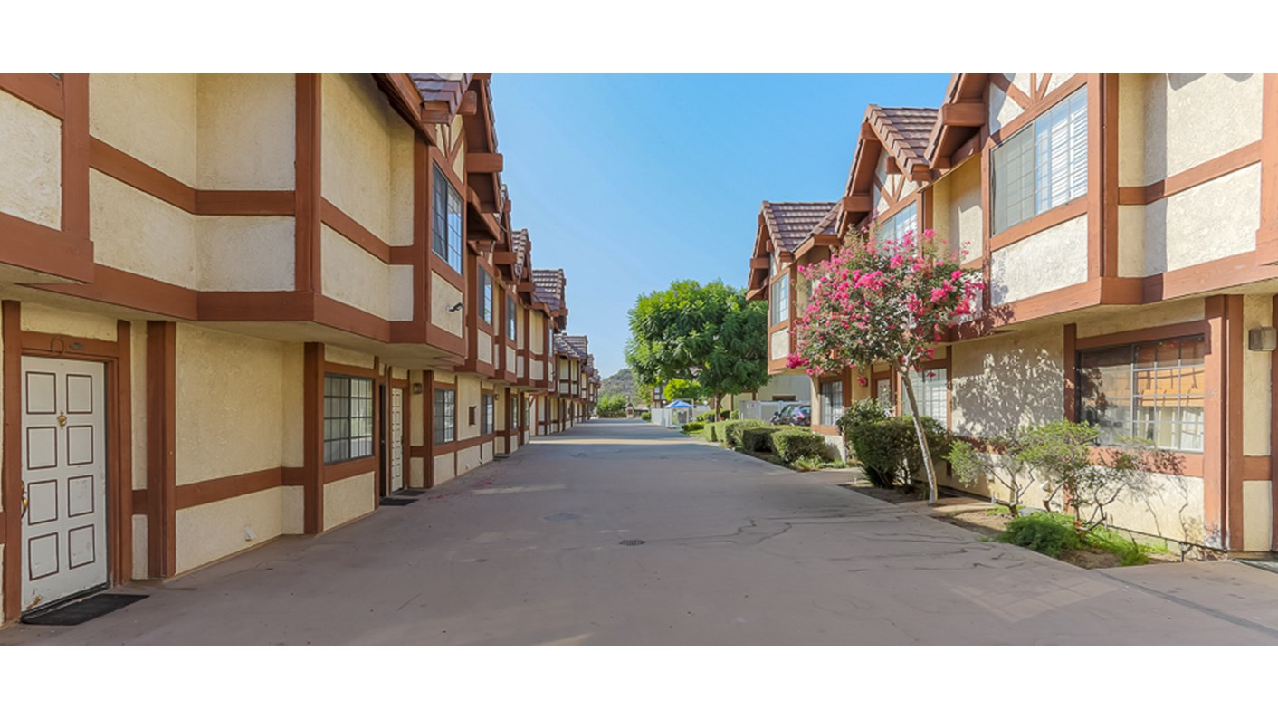 9325 Sunland Park Drive Unit 23, Los Angeles, CA 91352