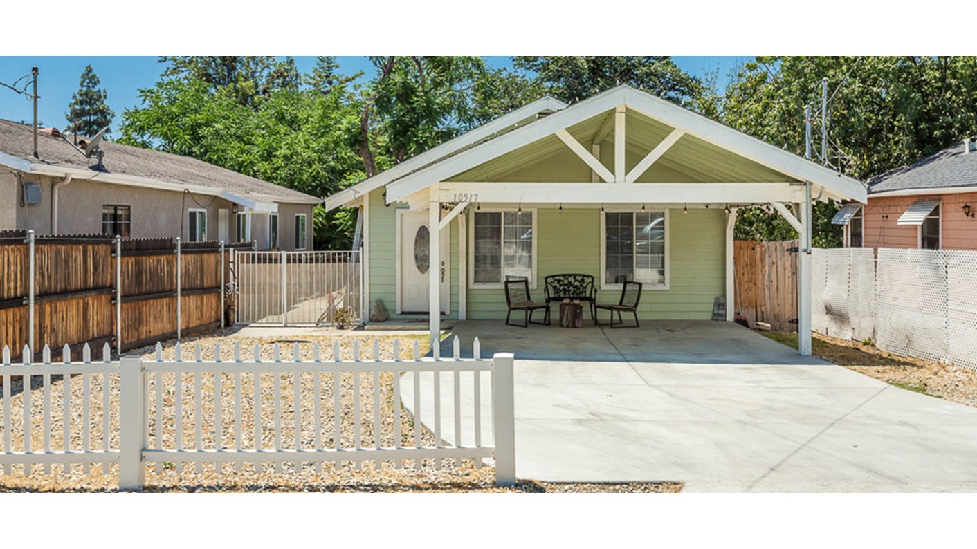 10517 Greenburn Avenue, Sunland, CA 91040