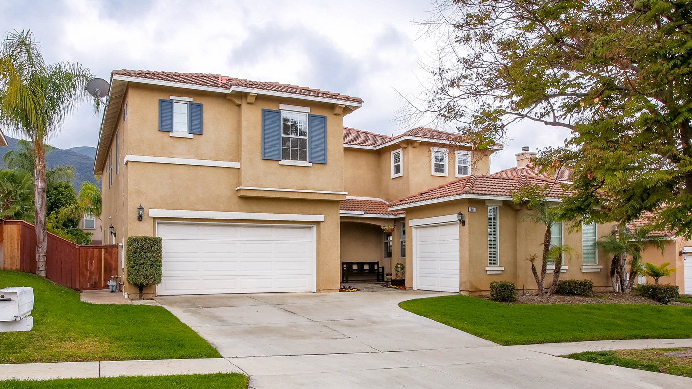 874 Orange Heights Lane, Corona, CA 92882