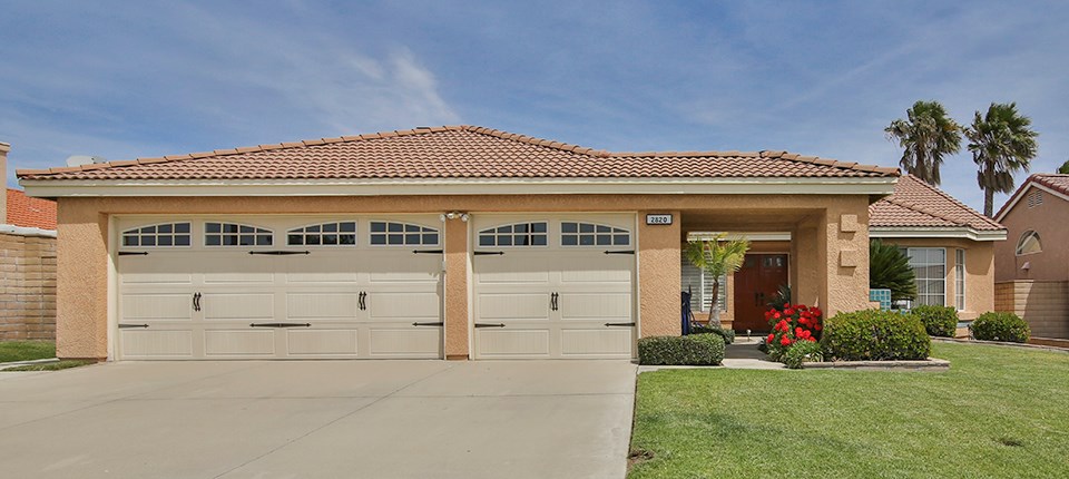 2820 W Linde Vista Dr, Rialto, CA 92377