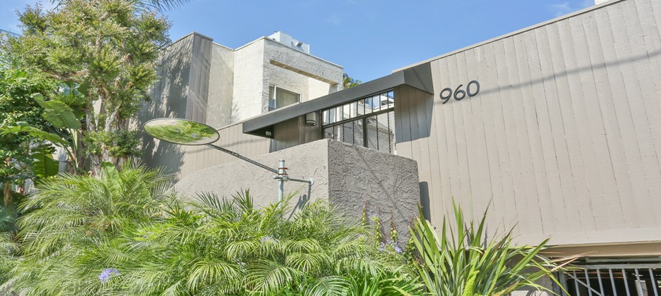 960 N San Vicente Blvd #1, West Hollywood, CA 90069