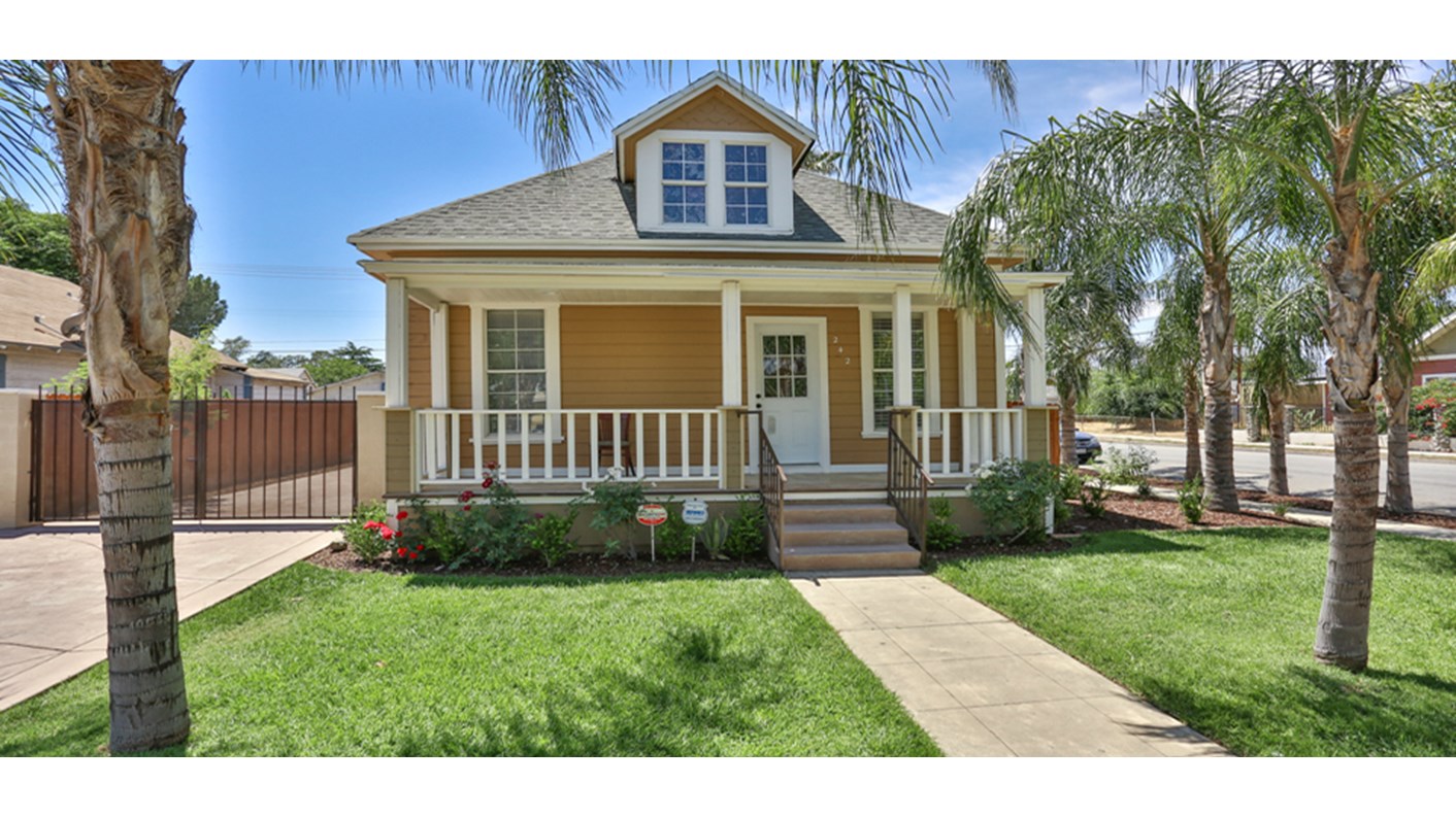 242 N Date Ave., Rialto, CA 92376