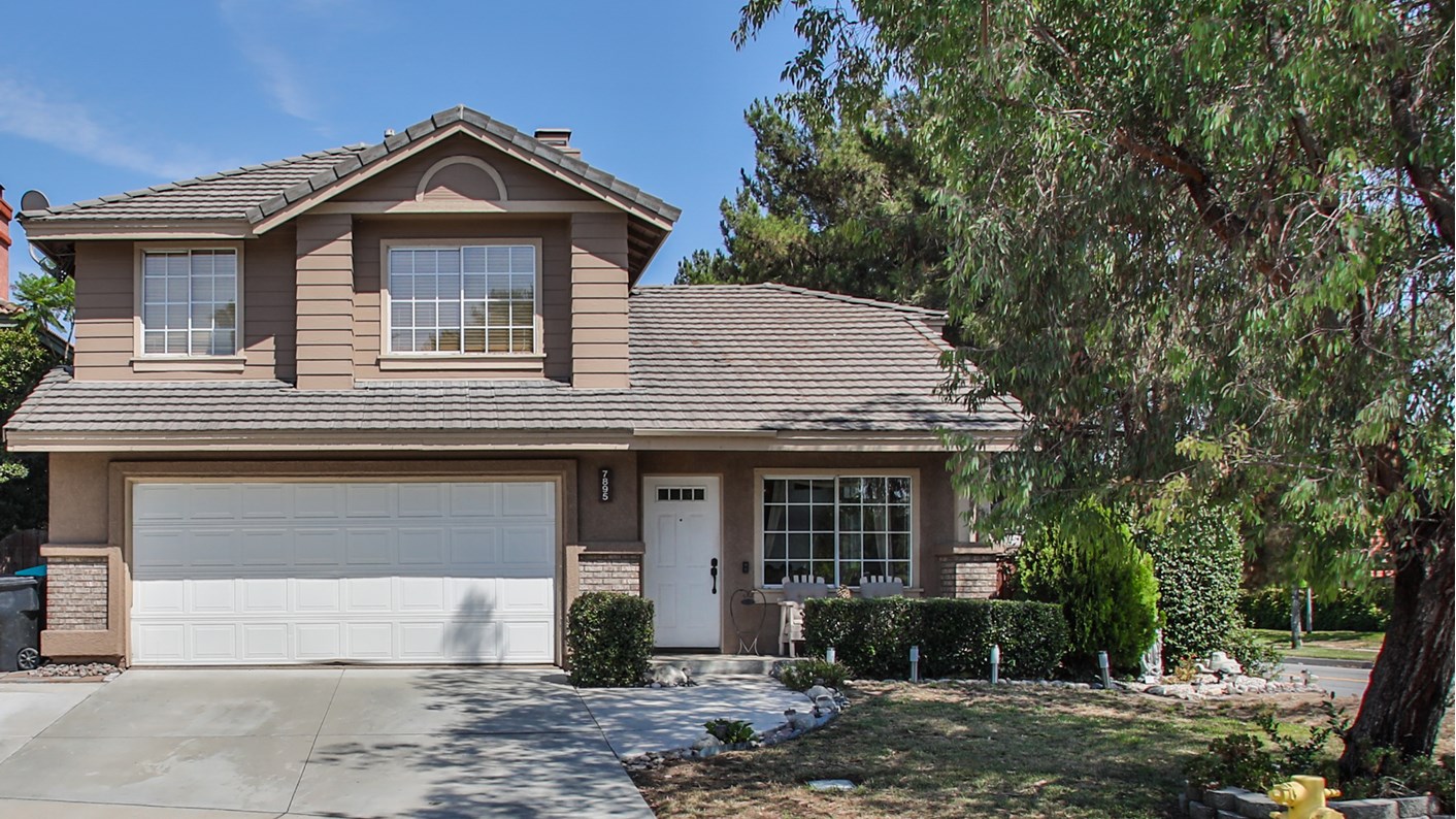 7895 Saint Helena Court, Fontana, CA 92336